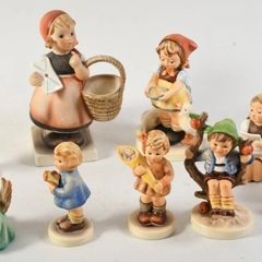 Hummel Goebel porcelain figuines bundle of 9