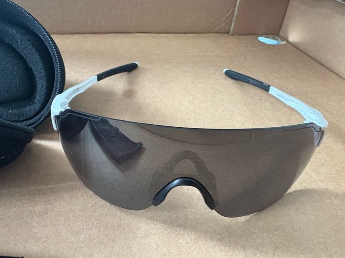 Oakley EVZERO racing glasses