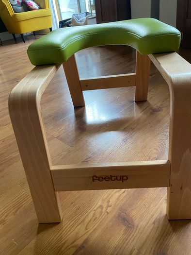 Feet up yoga stand