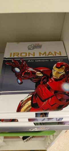 Marvel avengers book set and figure