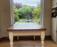 Strawbridge Table