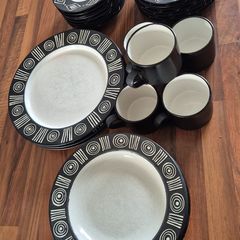 Pottery barn dinnerware