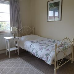 Lyon Cream metal bed