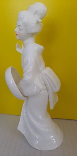 New collectable fine bone China Geisha girl