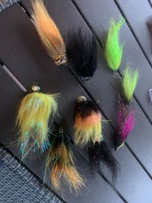 flies  for pike ( need tail)