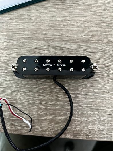 Assortment of Fender Stratocaster pickups - Duncan + G&L