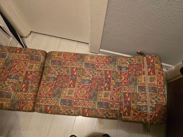 Fold Out Cusion Chair