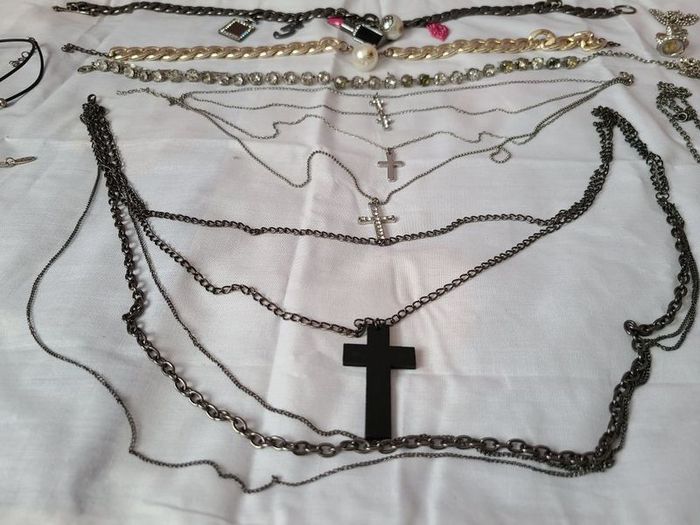 jewelleries 1 euro each or 50 euro for all