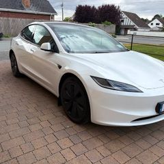 2026 Tesla Model 3 PREMIUM RWD - Only 8,500km's