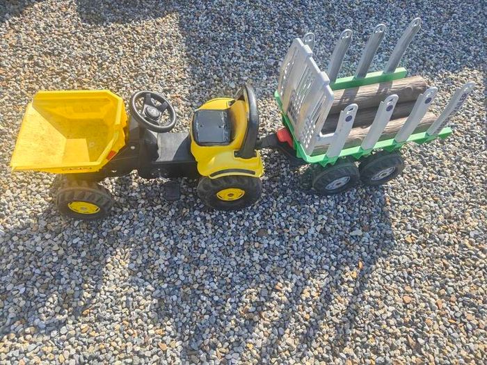 JCB Kids dumper (rolly toys)