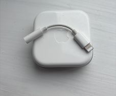 Apple USB-C to 3.5mm Headphone Jack Adapter