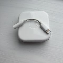 Apple USB-C to 3.5mm Headphone Jack Adapter
