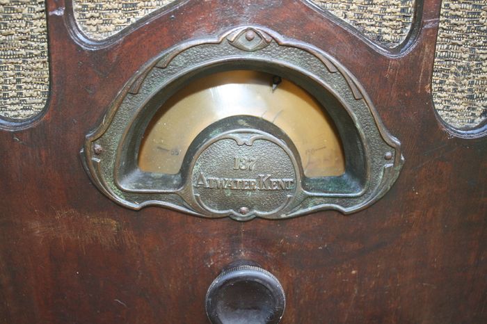 Genuine Antique Cathedral Radio Atwater Kent