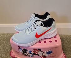 Ladies Nike Comfort size 6 BN