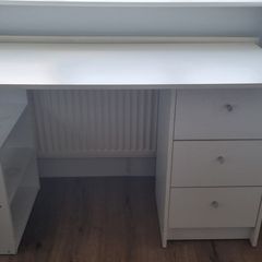 Free desk