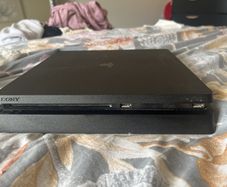 PS4 for parts as it's not factory reseted