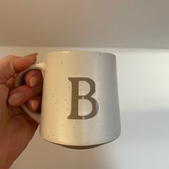 B mug