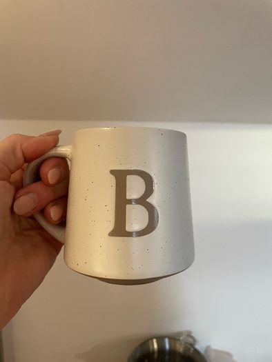 B mug