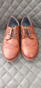 Boys brown shoes size 5