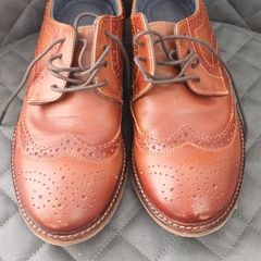 Boys brown shoes size 5