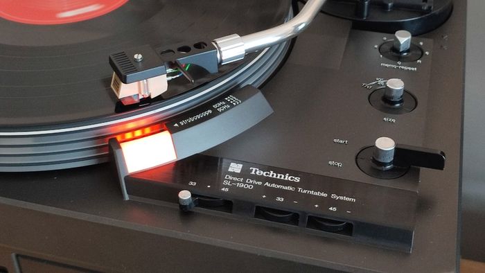 CLASSIC Technics SL-1900,FullAuto, Turntable.Direct Drive. Full service.