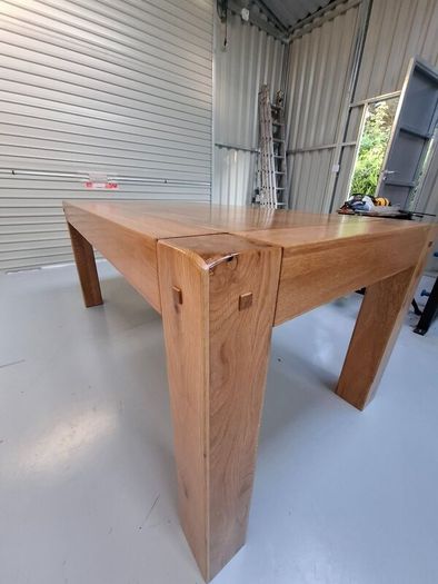 Solid Oak dinning table