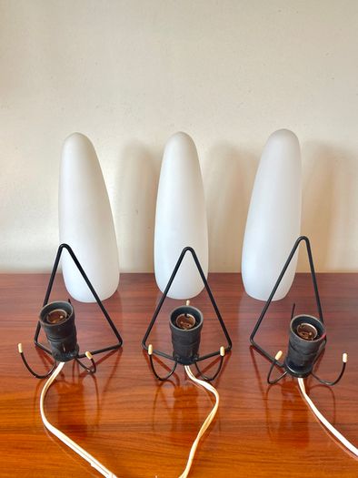 1 x Mid Century Philips Louis Kalff Wall Light Sconce, Opaline Milk Glass Black Wire Frame, 70s Dutch