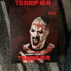 Mezco Terrifier Mezco One: 12 Art The Clown Figure 1/12 (Not Hot Toys)