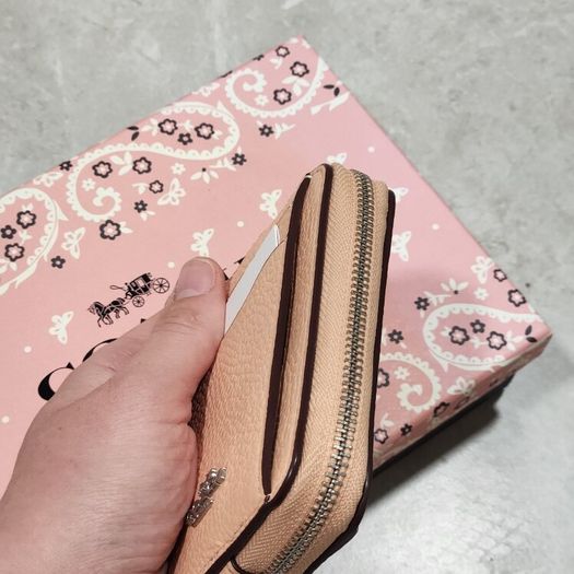 coach purse (authentic)
