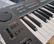 Roland Alpha Juno 1