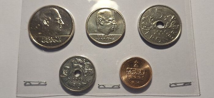 COINS UNC,Libya,Uganda,India,Jamaica,Ceylon,Canada,Hong Kong,Guyana,Bahamas,PENNY,ANNA,PIECE,CENT,MILLIEMES
