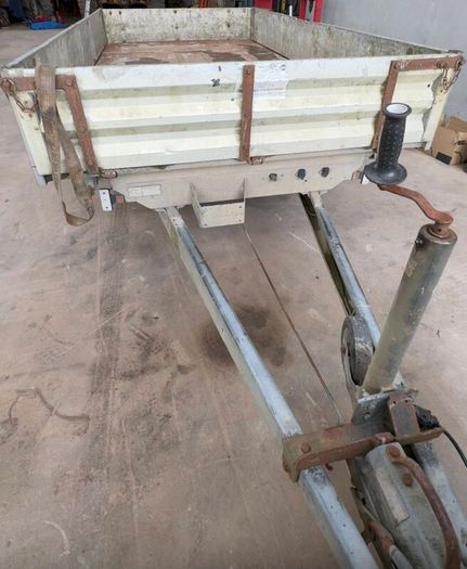 3000kg Heinemann 3 way tipping trailer