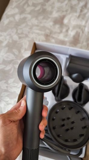 Hair dryer Magnetic heads
