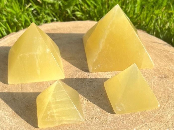 Variety of Crystal/Gemstone Towers, Rose Quartz, Clear Quartz, Howlite, Tigers Eye and more