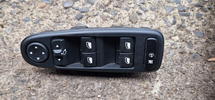 Window switch Citroen C4 Picasso 2007