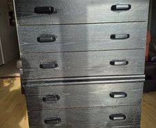Black wood grain chest of 3/6 drawers