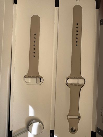 Apple Iwatch 8 large 45mm GPS with new apple sports strap