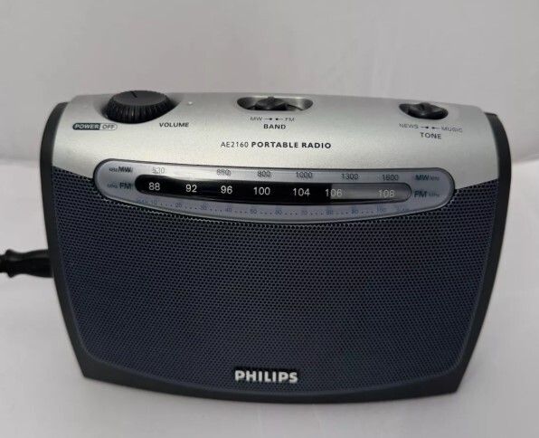 Philips AE2160 Portable Radio Analog FM/MW Power Cord/Battery Operated- Used