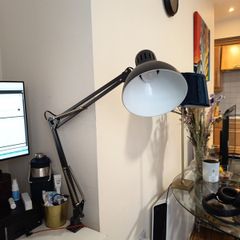 Desk lamp