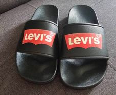 Levis sliders size UK 3