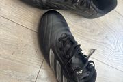 Football shoes