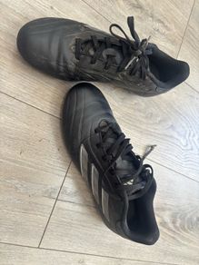 Football shoes