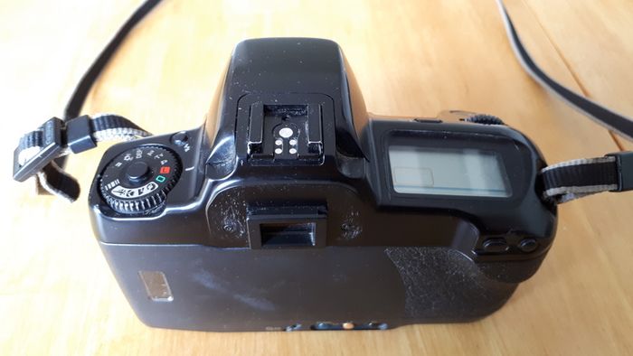 Canon EOS 35mm film camera for sale 700 1000F 5000