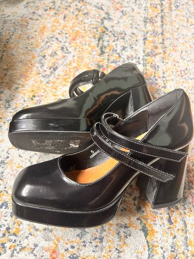 Ladies Shoes