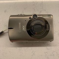 Canon Ixy 2000 IS digital camera