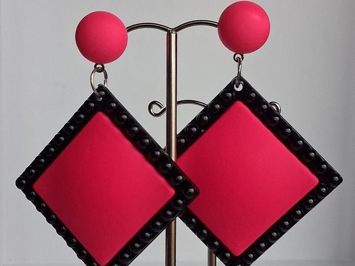 Neon Fuchsia Pink & Black Retro Vibe Earrings