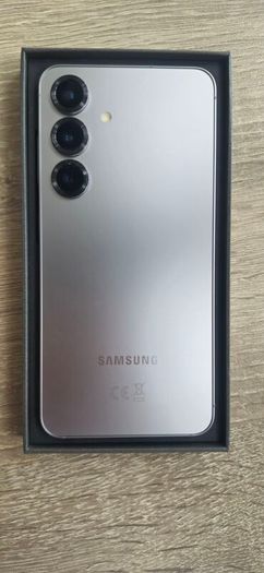 Samsung S25 Silver 128gb + Mag safe case