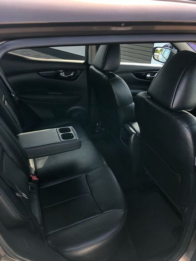 Nissan Qashqai 1.6 diesel Auto Luxury trim