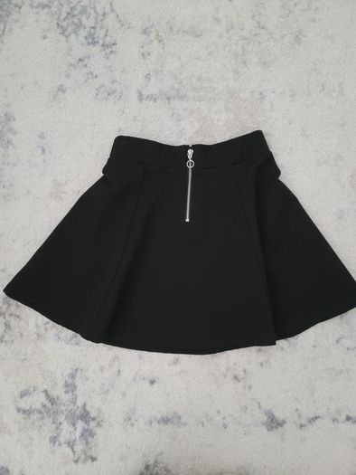 Black Skirt. Size 7-8yrs. New