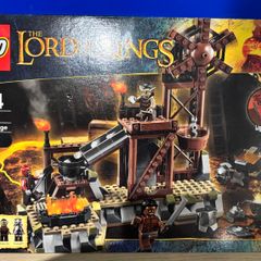 Lego Lord Of The Rings - Set 9476 - The Orc Forge